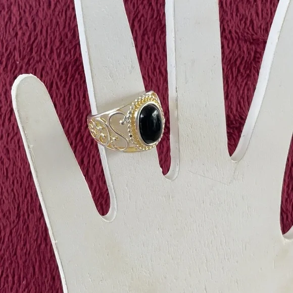 RJ Graziano Sterling Silver 925 Swirl Black Onyx Oval Cabochon Ring size 5-1/2 - Picture 3 of 5